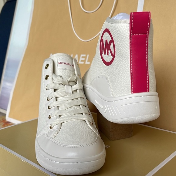 MICHAEL KORS SHEA MID HIGH TOP
FAUX LEATHER
49R4SHFE5L
ELECTRIC PINK
sneakers - Picture 2 of 16